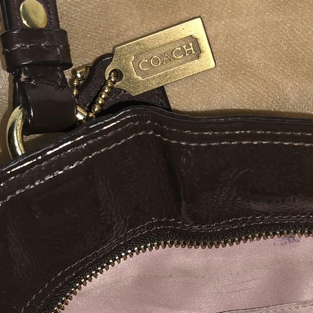 Coach Brown Shoulder Bag with Elegant Design